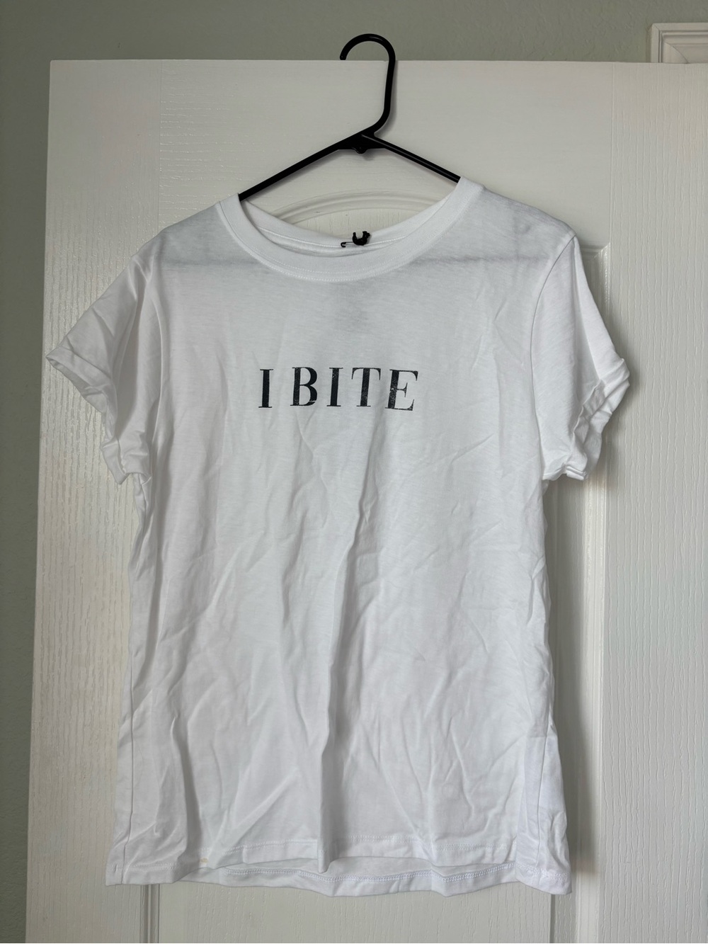 White "I BITE" Graphic Tee - Unbranded